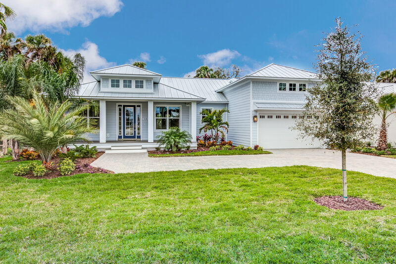 Saxon Dr - Exterior View